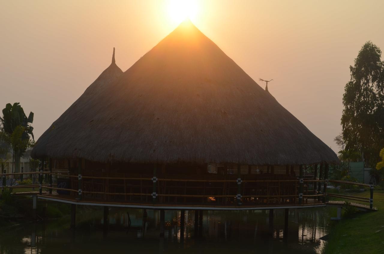 The Orchid Resort & Relax Maha Sarakham Extérieur photo